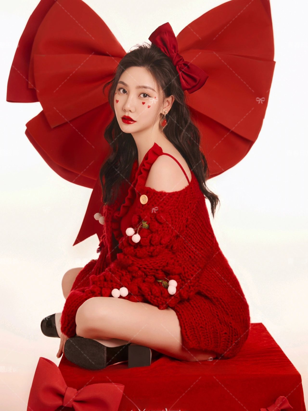빨간 스웨터 크리스마스 테마 새해 사진 귀여운 소녀 예 - Photography Year 리뷰 및 가격