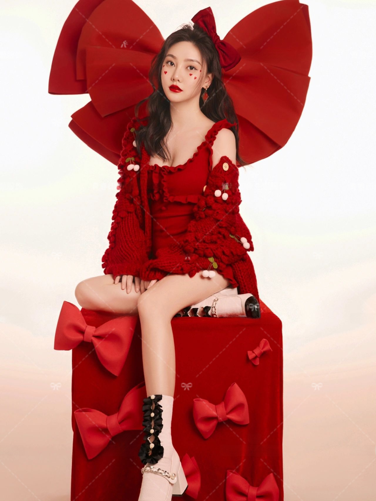 빨간 스웨터 크리스마스 테마 새해 사진 귀여운 소녀 예 - Photography Year 리뷰 및 가격